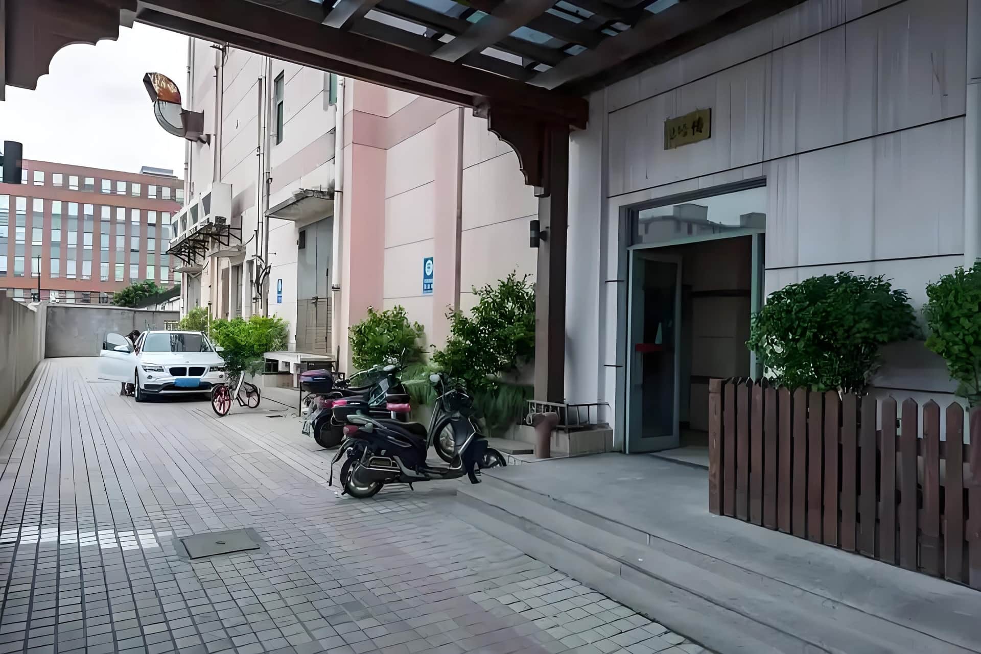 入口